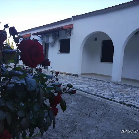 Elia Apartment Astrakeri
